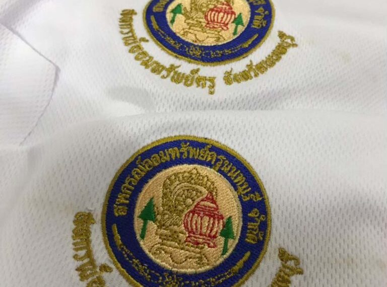 ปักเสื้อ